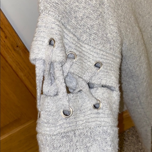 Long Sleeve Grey Sweater - Picture 3 of 3